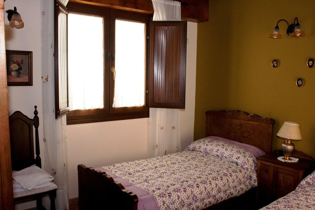 Casa La Escuela Holiday home *