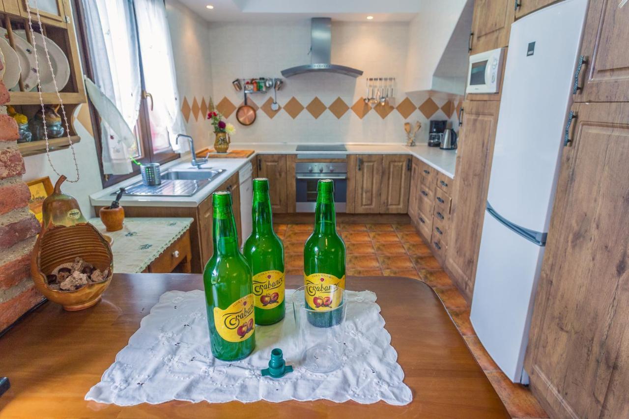 Casa La Escuela Holiday home
